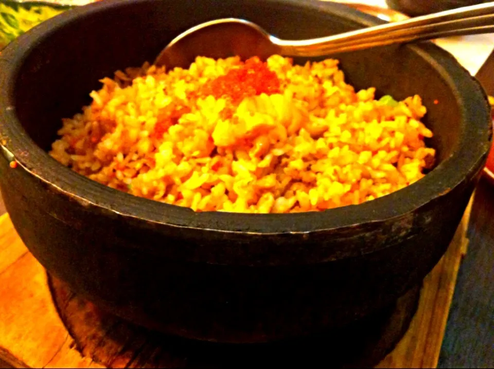 Snapdishの料理写真:Stone pot fried rice with sea urchin & seafoods|skyblueさん