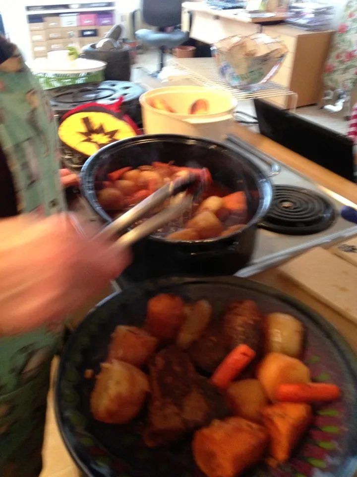 Momma's homemade pot roast and vegetable|David McGuireさん