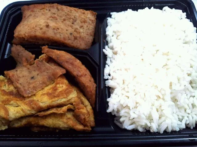 Snapdishの料理写真:pork luncheon and fried egg with rice|joanne lauさん