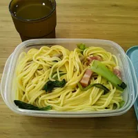 しめじと小松菜とベーコンのパスタ|ぼーのさん