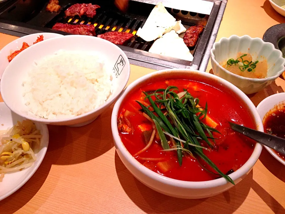 ユッケジャンスープ♡焼肉ランチ|りょこさん