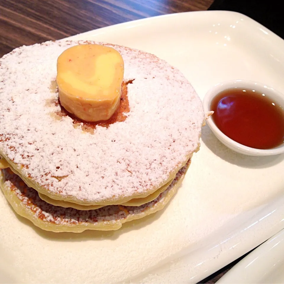 Pancake w/raspberry butter|Lauraさん