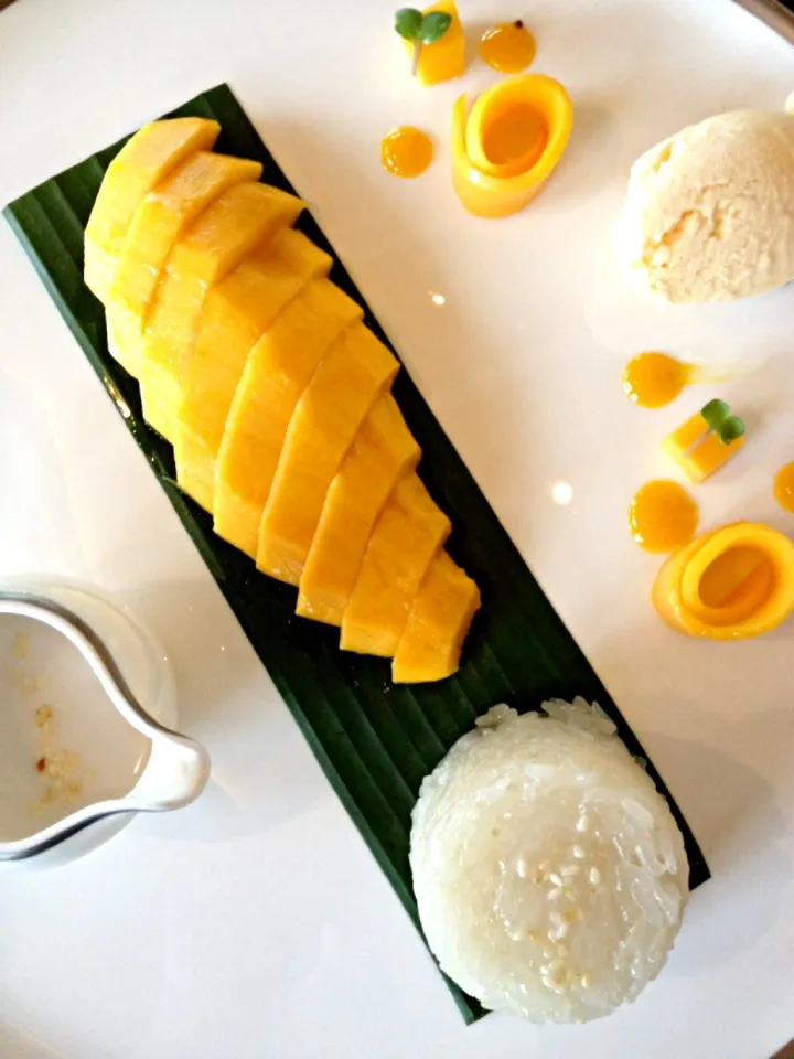 Sticky Rice with mango|12Dragonさん