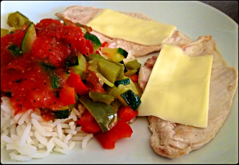 Chicken Breast with cheese & "pisto" (vegetables) rice.|De Pupesさん