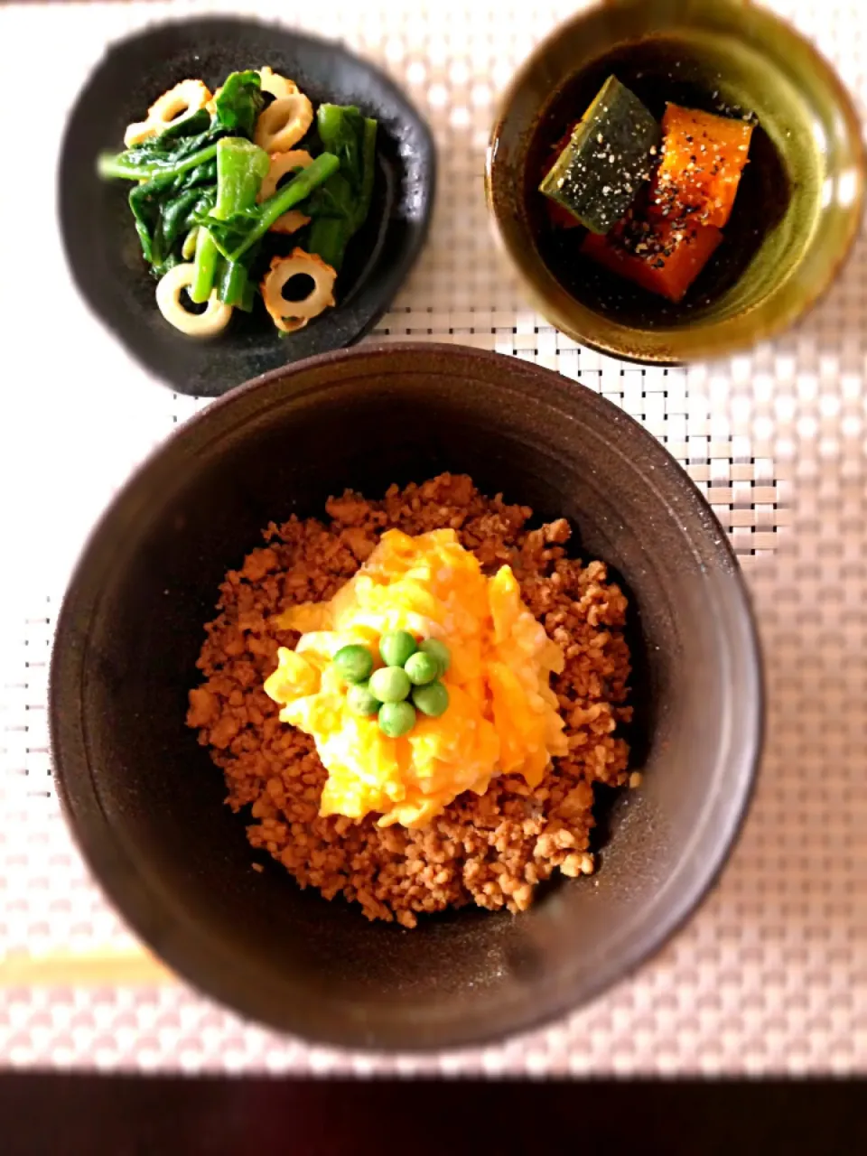 鶏そぼろ丼で朝ご飯♡|yuさん