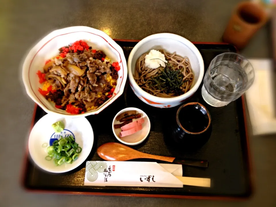 久々のツーリングの昼飯|ひささん