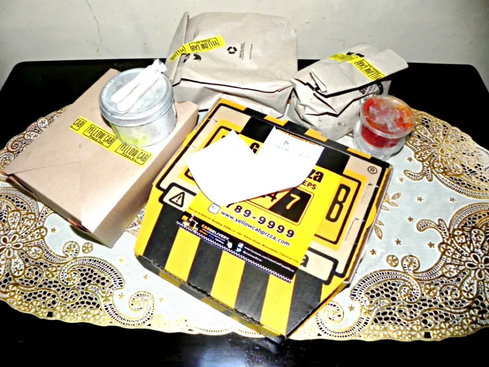 Cause it's raining & too lazy to go out! Yellow cab delivery!|iamfem05さん