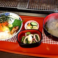 海鮮丼！！！！！きゃおーー|秋朝結以花さん