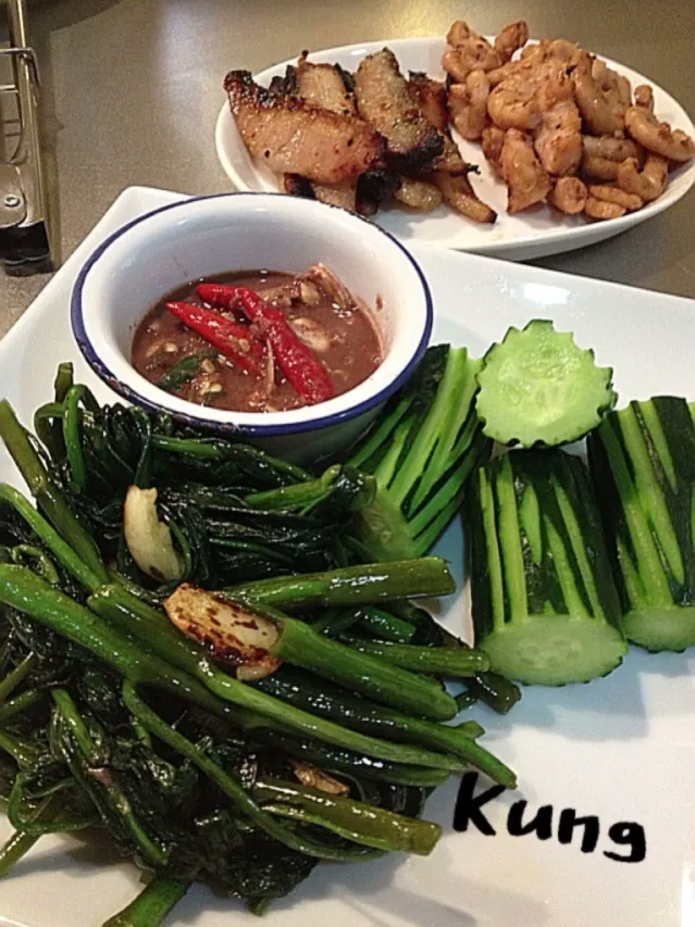 น้ำพริกกะปิ กะ ผักบุ้งผัดน้ำมัน|Kungૅ˘੯ੁૂ‧̀͡u\กุ้งさん