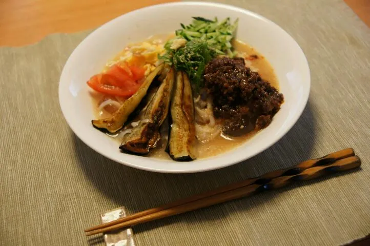 お昼にさっぱり！辛くない冷やしゴマ味噌うどん。|cookingパパ五郎さん