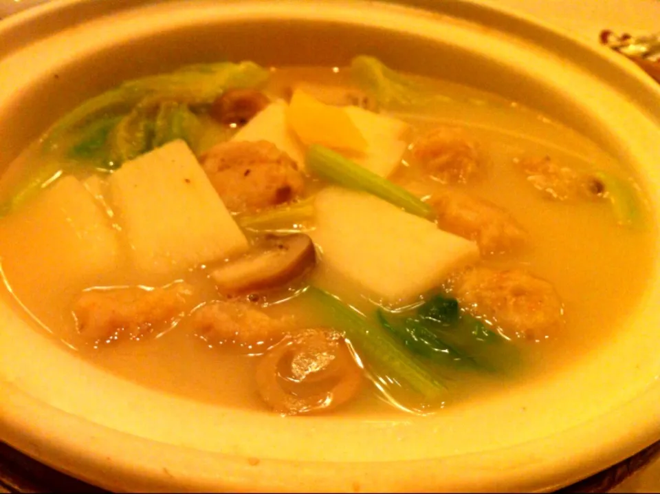 Cabbage & minced pork balls with dried shrimps & fresh yam|skyblueさん