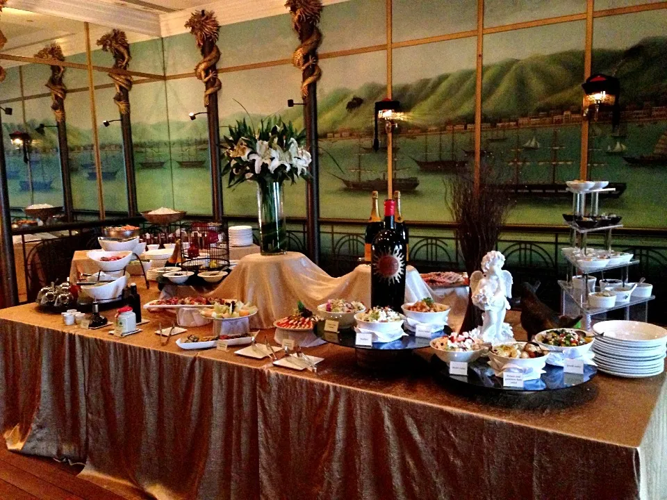 Buffet table|Pammy Chaivikraiさん