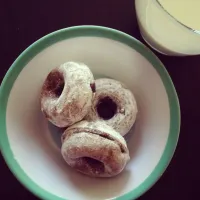 Powdered chocolate doughnuts|Chelseaさん