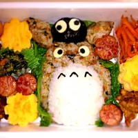 Snapdishの料理写真:トトロ弁当(・Д・)|mid summerさん