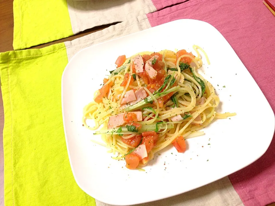 Snapdishの料理写真:水菜とトマトのパスタ|みきさん