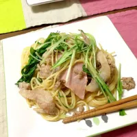 Snapdishの料理写真:鶏ハムと水菜のペペロンチーノ風パスタ|みきさん