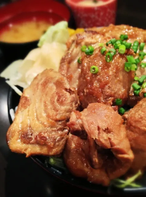 大とろステーキ丼・大盛り！！食べ過ぎた…|Ken Kitamuraさん