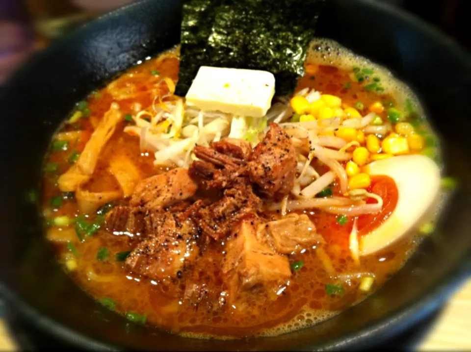 【本日のランチ】極赤味噌ラーメン。ふつうに(ﾟдﾟ)ｳﾏｰ|JTKさん