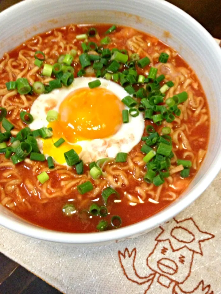 Snapdishの料理写真:チキンラーメン＋トマトジュース|morimi32さん