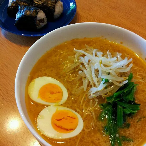 お土産で貰った龍の家のラーメン&かやくご飯おにぎり|ゆうちゃんさん