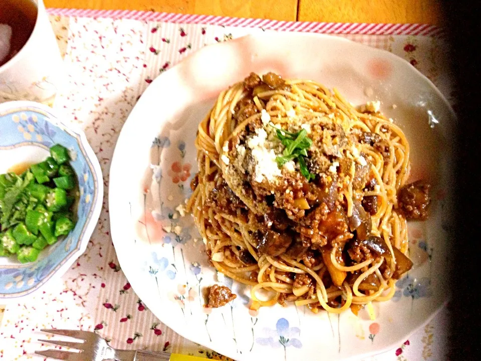 茄子とひき肉のボロネーゼ風パスタ|ちびさん