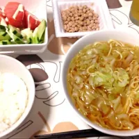 Snapdishの料理写真:こんな飯食ってるのいないだろな〜ラーメンライス|単身赴任さん