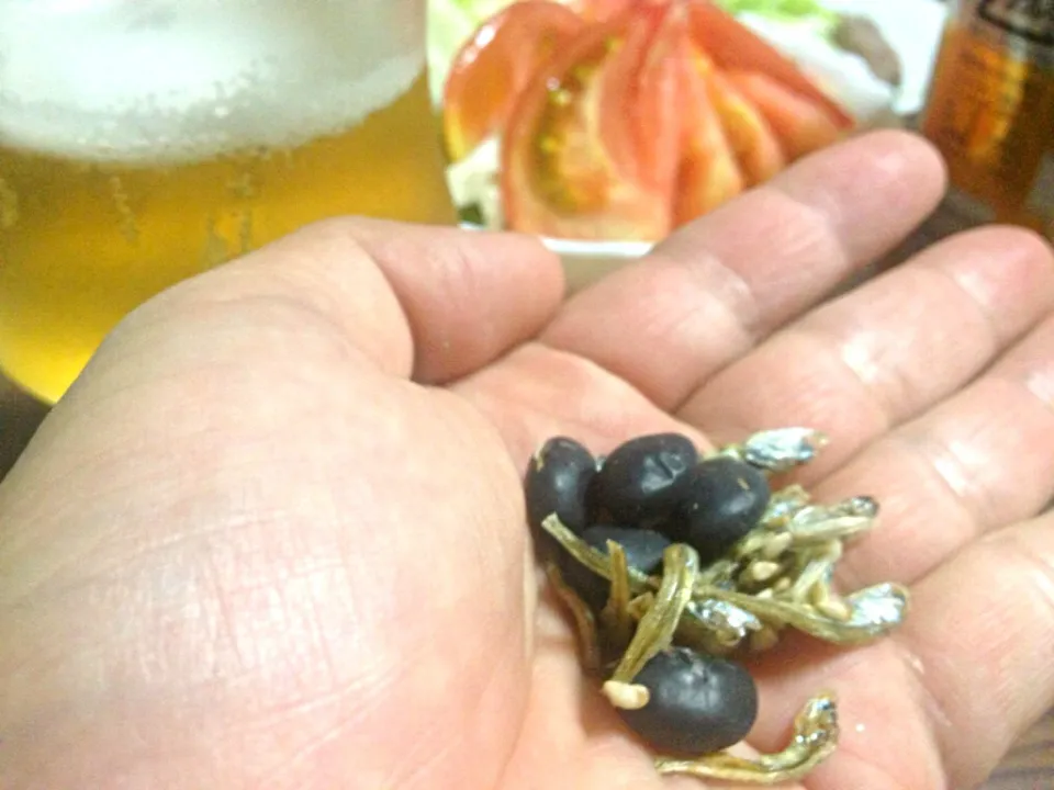 ビールと黒豆イワシのおつまみで‼|sakumaさん