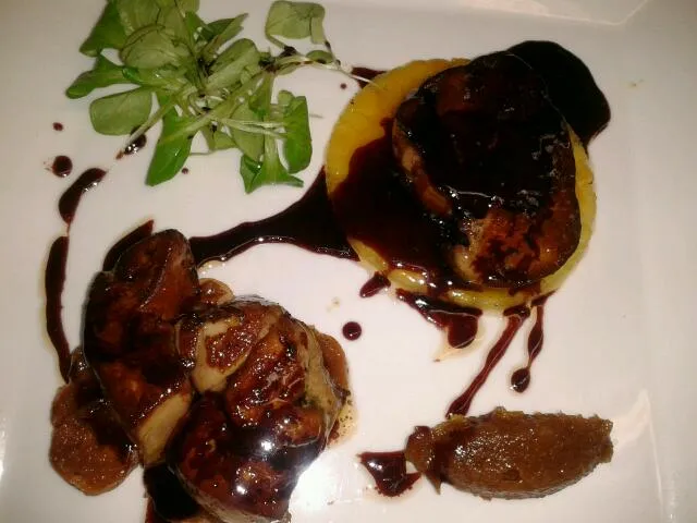 foi gras with fig marmalade brulee pineapple and port reduction|chef Meganさん