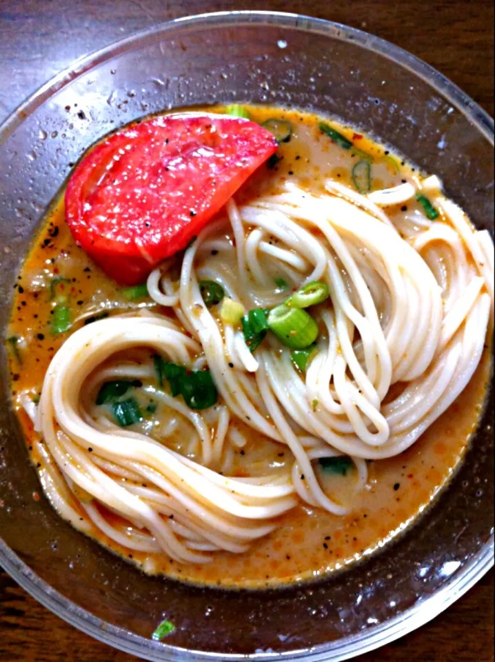 マリマリの〜冷たい豆乳トマトうどん冷や麦で〜朝ご麺💕|いよこ🍻さん