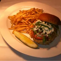 Salmon burger and snap pea slaw|Darren Champagneさん