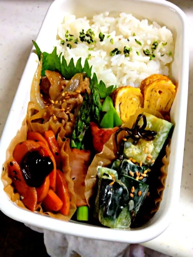 Snapdishの料理写真:甘辛のすっぱ豚小間炒め弁当|うめぼしさん