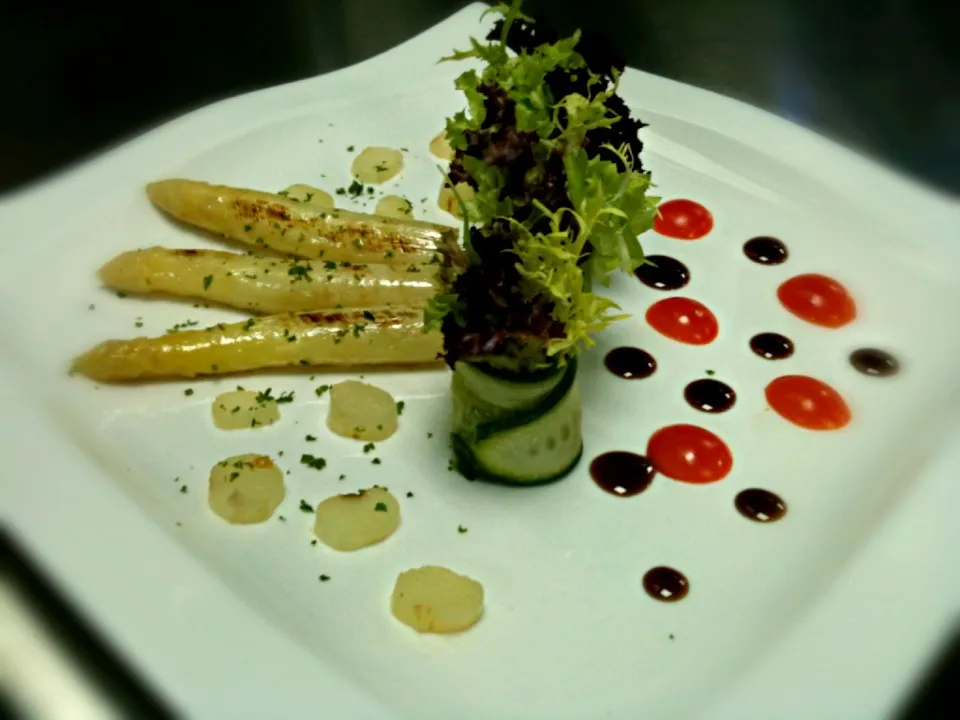 White asparagus grilled salad|HKさん