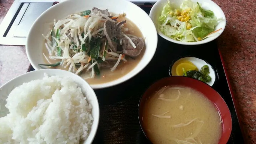 レバニラ定食(≧∇≦)|たくぞうさん