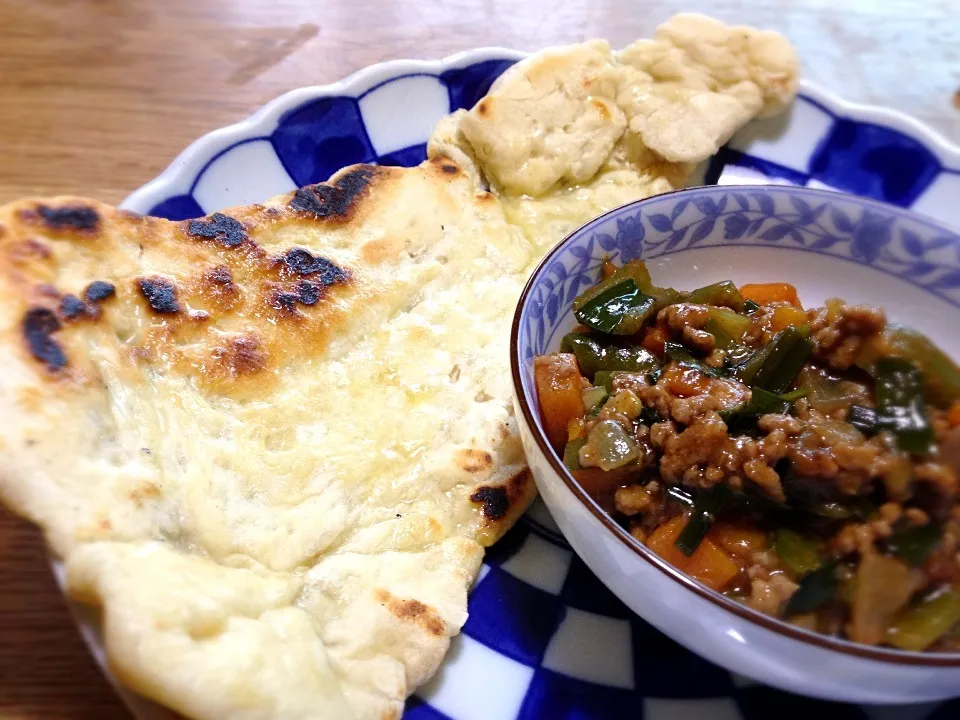 Snapdishの料理写真:ナンドライカレー♪|丼助さん