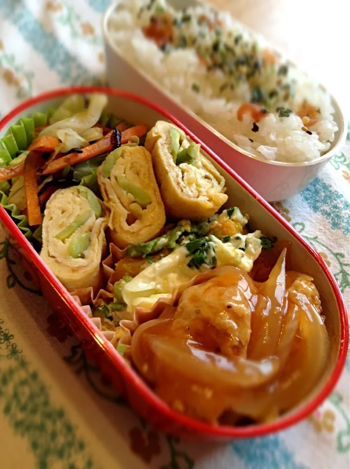 Snapdishの料理写真:鶏だんごの甘酢あんかけ弁当|tomoさん