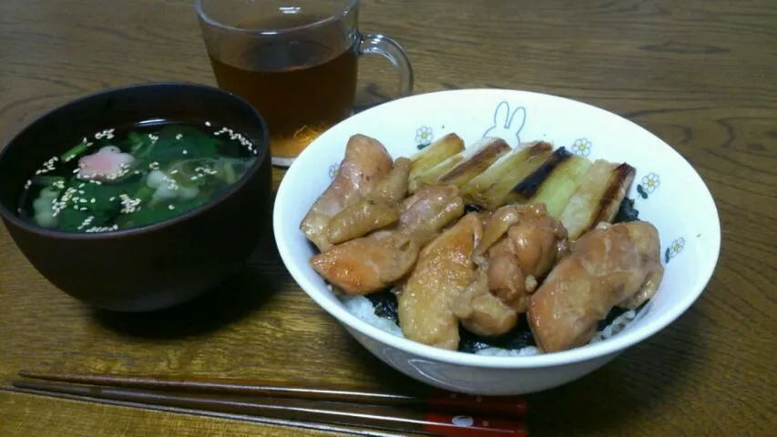 鶏の照り焼き丼＆ホウレン草とワカメのお吸い物|えっちゃんさん