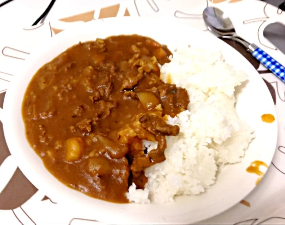 息子が作ったカレー。明日はカツカレー、明後日はカレーうどんになる予定らしい|単身赴任さん