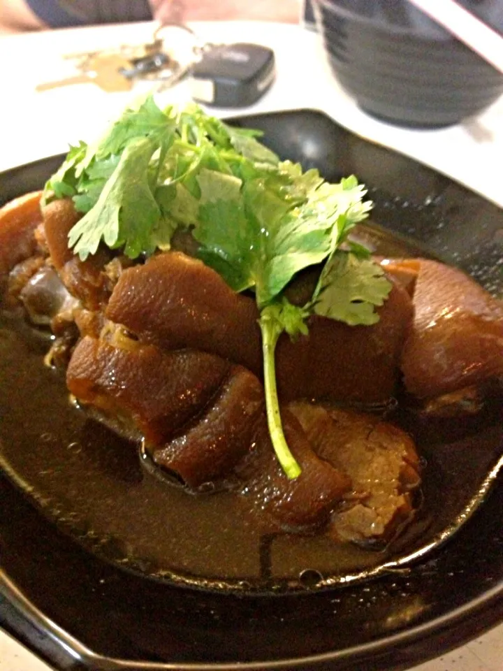 Braised Pig's Trotter|Yvonne Limさん