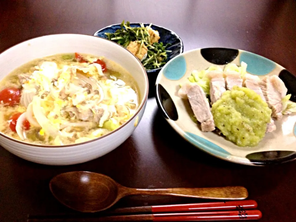 酸辣湯風スープ、蒸し豚肉のナスソースかけ、水菜と厚揚げの煮浸し|しぃさん