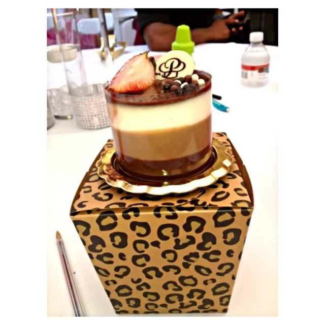 This 3-layered vanilla, coffee, and dark chocolate mousse decorated with a sliced strawberry and white chocolate wafer was BEYOND satisfying.|simone cheeksさん