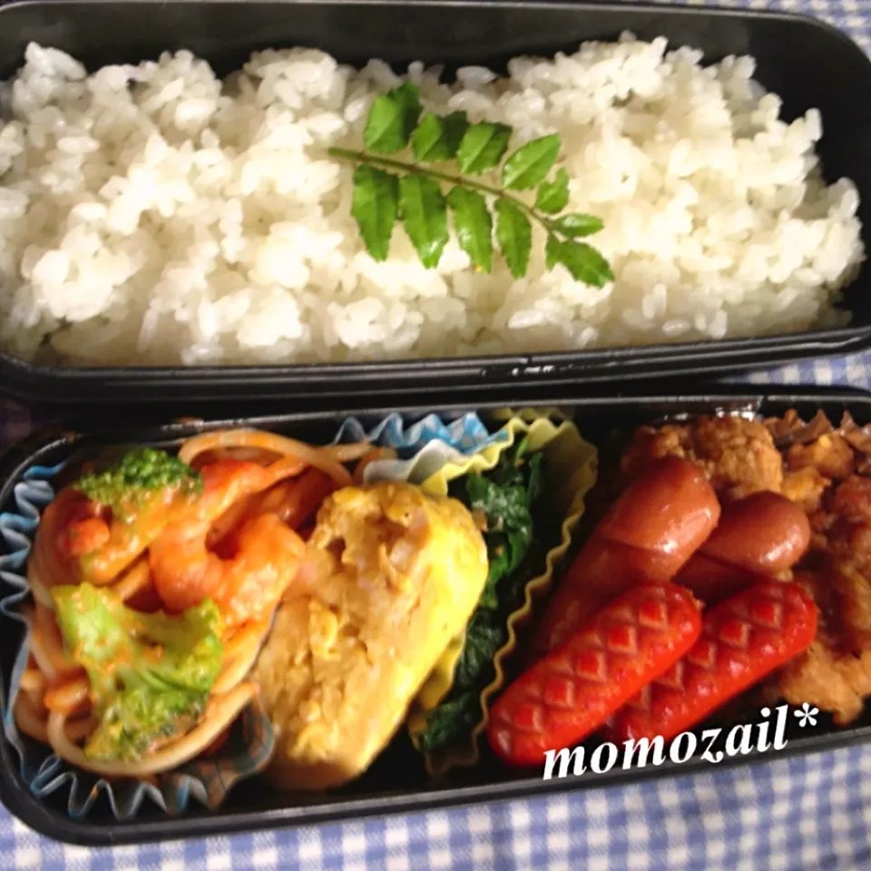 Snapdishの料理写真:19才食べ盛り息子☆キムチからあげ弁当|けいちゃん（ももザィル）さん