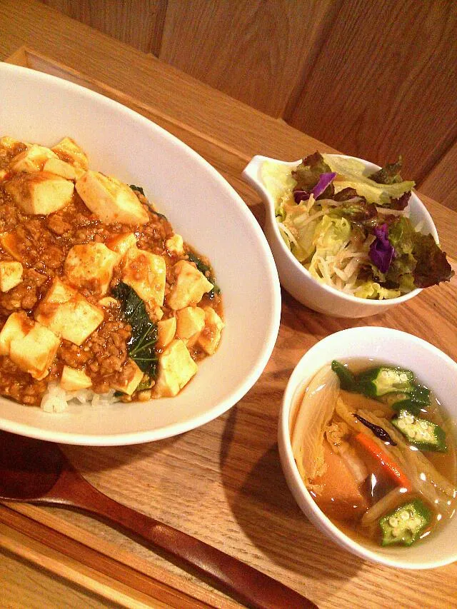 麻婆豆腐丼どーん。|ペネロペさん