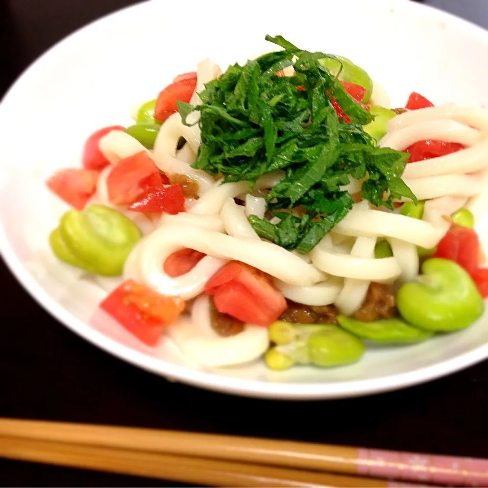 トマトそら豆梅干しの冷やしうどん|ゆもじゅんさん