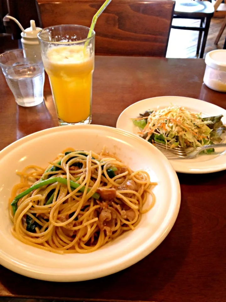 ほうれん草とポークのパスタ|ゆかりさん