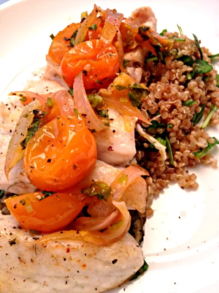 Grilled sea bass with arugula quinoa salad & tomato compote|12Dragonさん