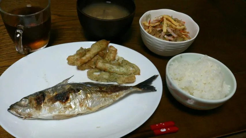 Snapdishの料理写真:鯵の塩焼き＆イカの磯辺揚げ＆くららさんの中華春雨サラダ＆アサリの味噌汁|えっちゃんさん