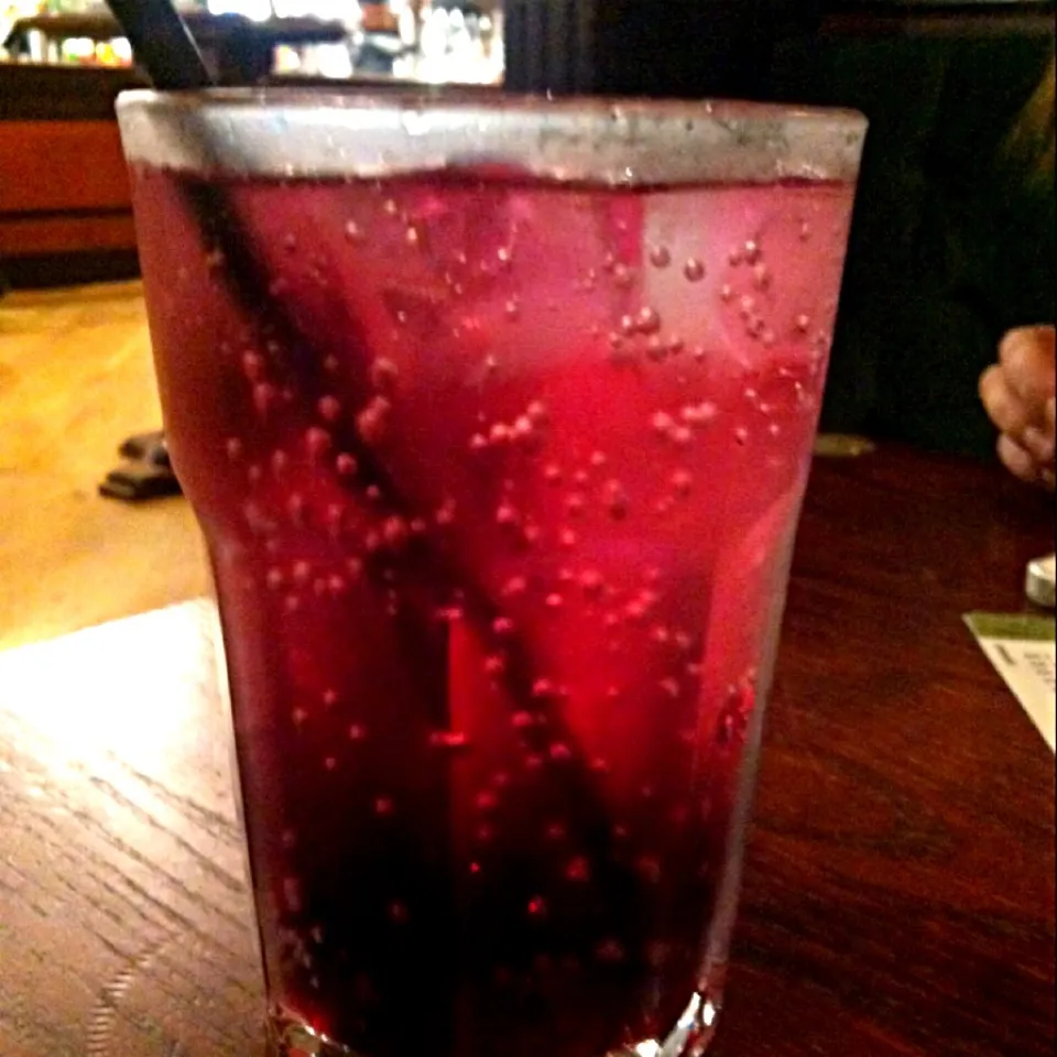 Blackcurrant Syrup and Soda|Nicole Avisさん