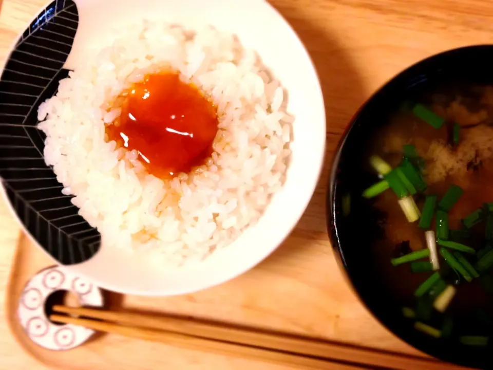 炊きたて御飯ニラ醤油卵黄のっけ|ユキさん