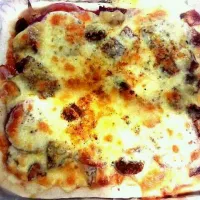 Snapdishの料理写真:Salami Pizza|wan chanさん