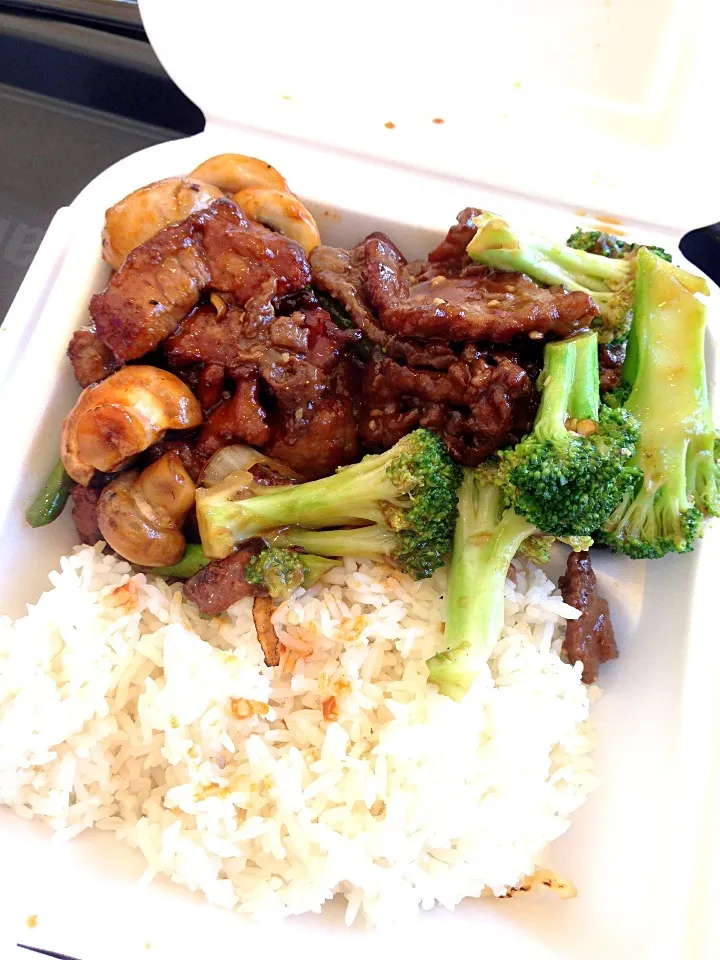 Snapdishの料理写真:Panda Express／LA 2013.06.19|vinayakaさん